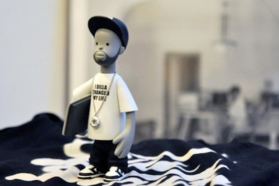 J Dilla vinyl toy 3