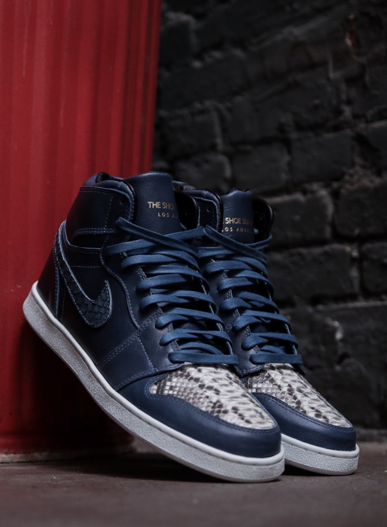 air-jordan-1-blue-horween main