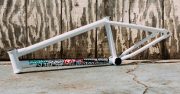 Subrosa noster s frame white