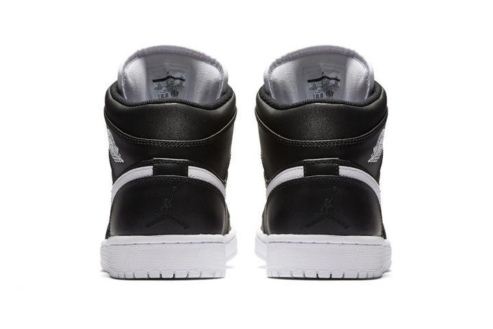 Air Jordan 1 black white heel