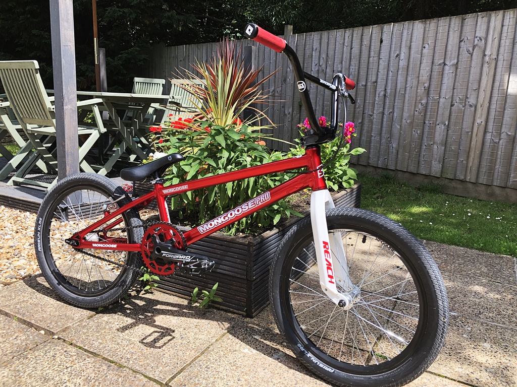 red mongoose bmx bike