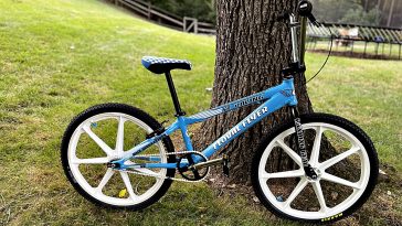 Floval Flyer SE Bikes